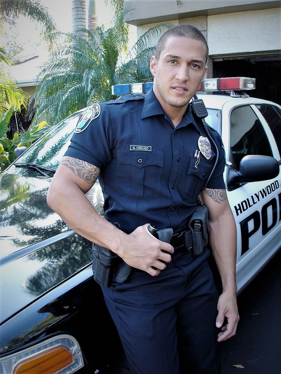 police officers requirements on pin on uniformes 1