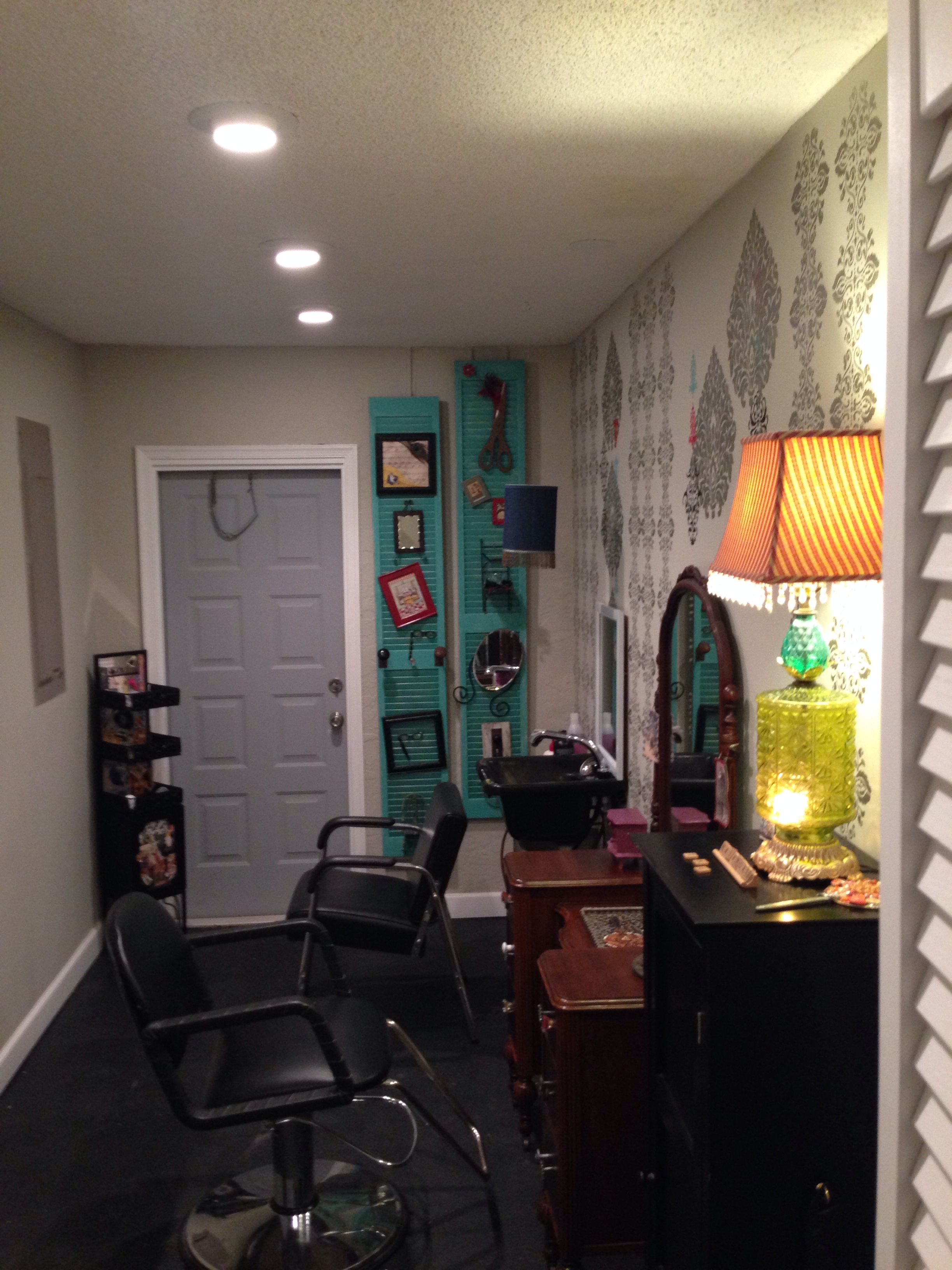 hair stylist that come to your home on pin by shelly malone on home salon salon decor home salon home hair salons