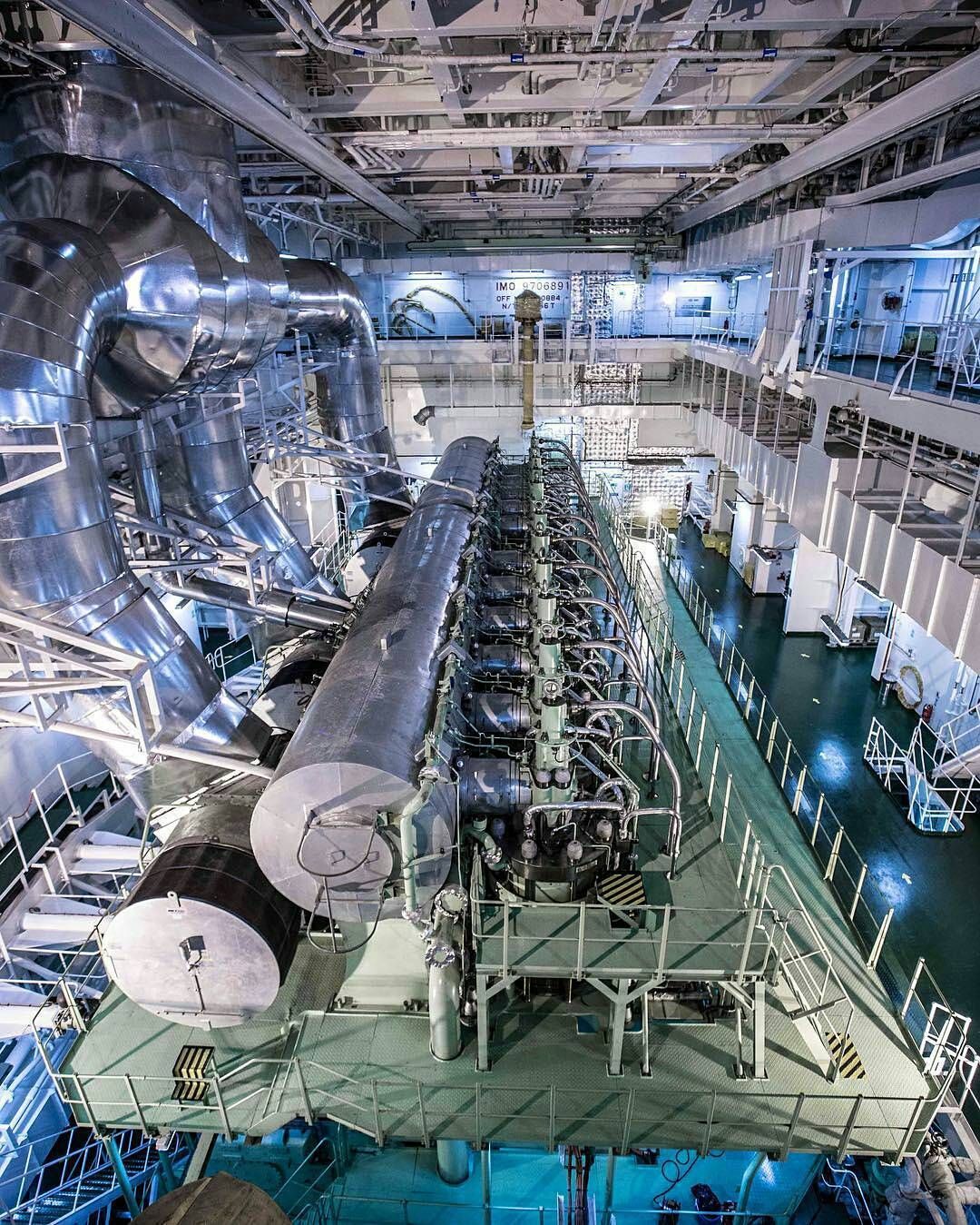 mechanical engineering company on 85 705 horsepowers diesel engine and it is three stories deep my 17mm lens on a full frame body has a hard time c marine engineering diesel engine engineering