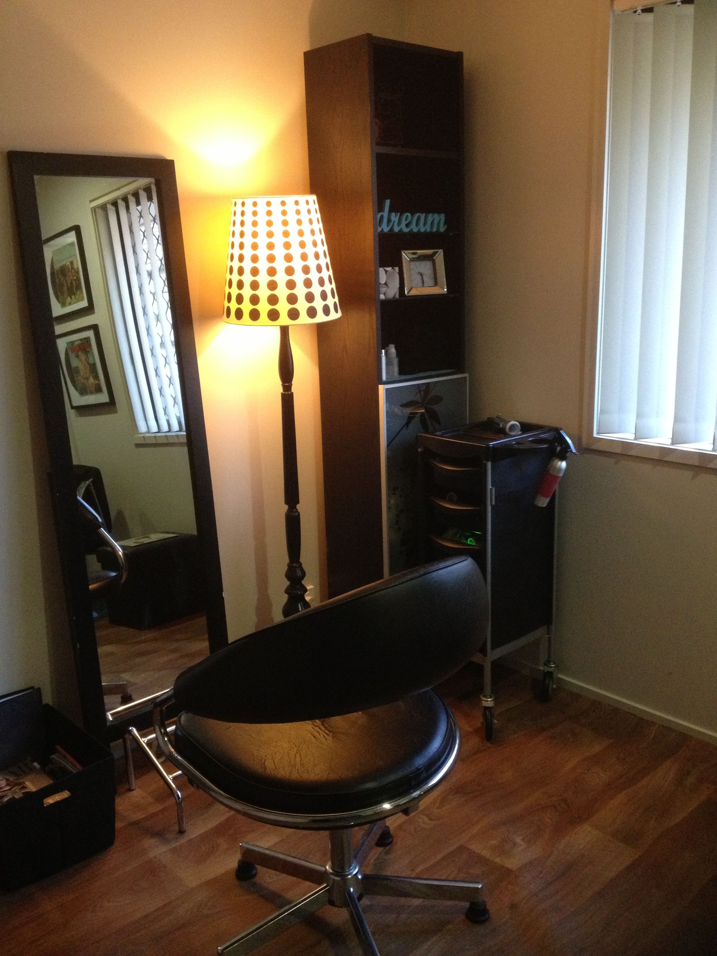 hair stylist that come to your home on hairdressers hampstead mad lillies in hampstead 020 77944313 home hair salons home salon beauty salon decor