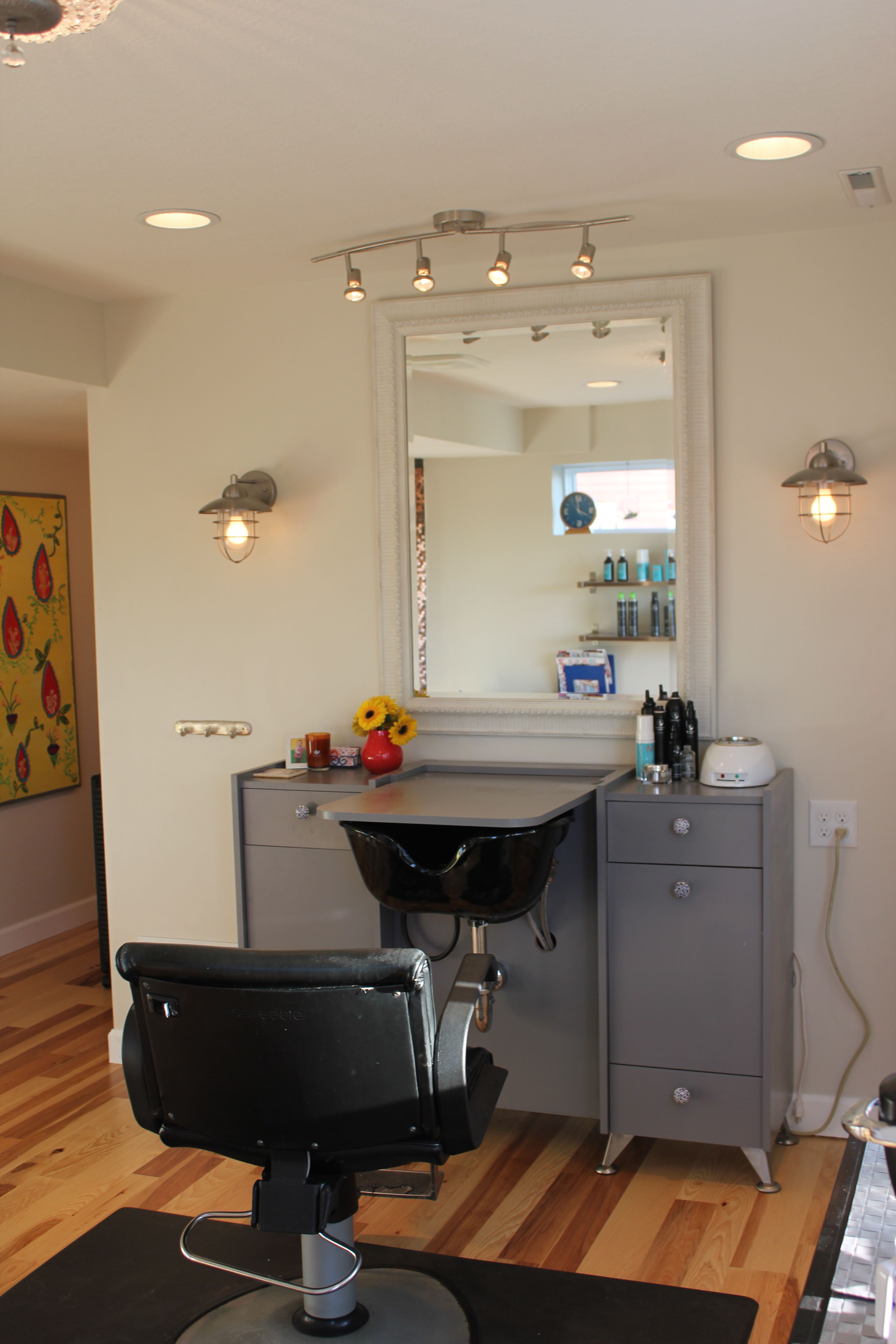 hair stylist that come to your home on my station salon interior design home hair salons home beauty salon